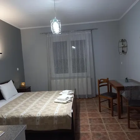 αντωνία 3* Káto Loutrákion