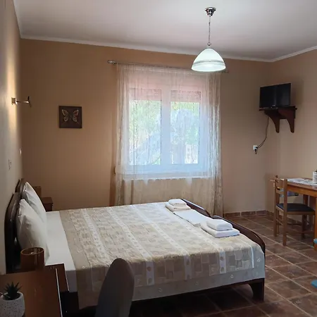 αντωνία 3* Káto Loutrákion